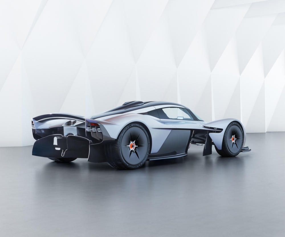 Изумително! Чуйте как звучи хиперколата Aston Martin Valkyrie (АУДИО)