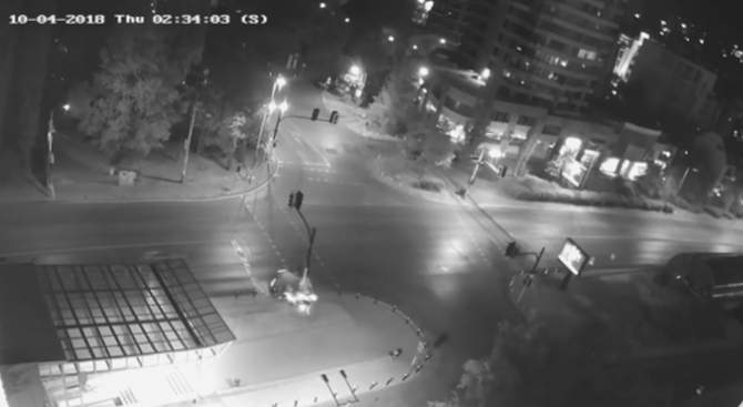 Охранителна камера е запечатала мига на зверската катастрофа на метростанция "Жолио Кюри" (ВИДЕО)