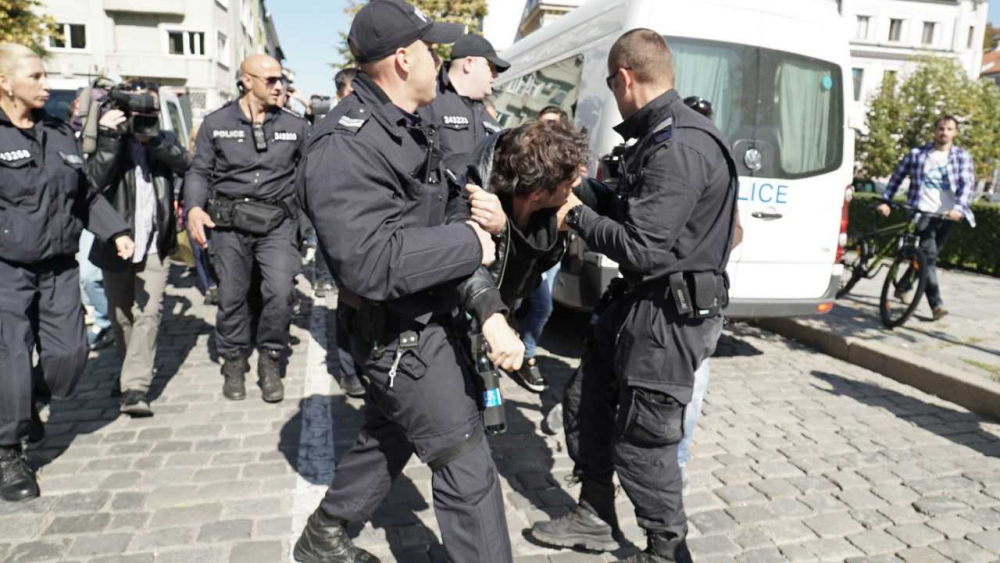Окошариха провокатор от протеста пред сградата на Столична община 
