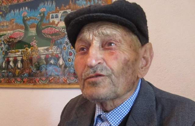 Дядо Миладин от село Буката навъртя 104 г. без храна от магазина, но съветва: Когато ти е тъжно...