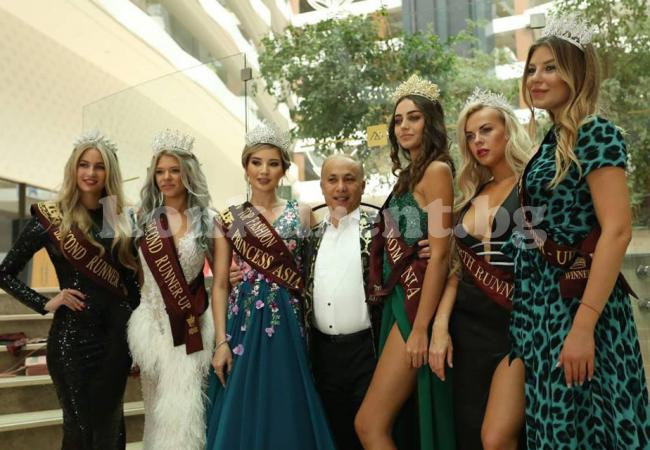 Кръшна красавица от Северозапада замина за Кушадасъ и покори всички (СНИМКИ)