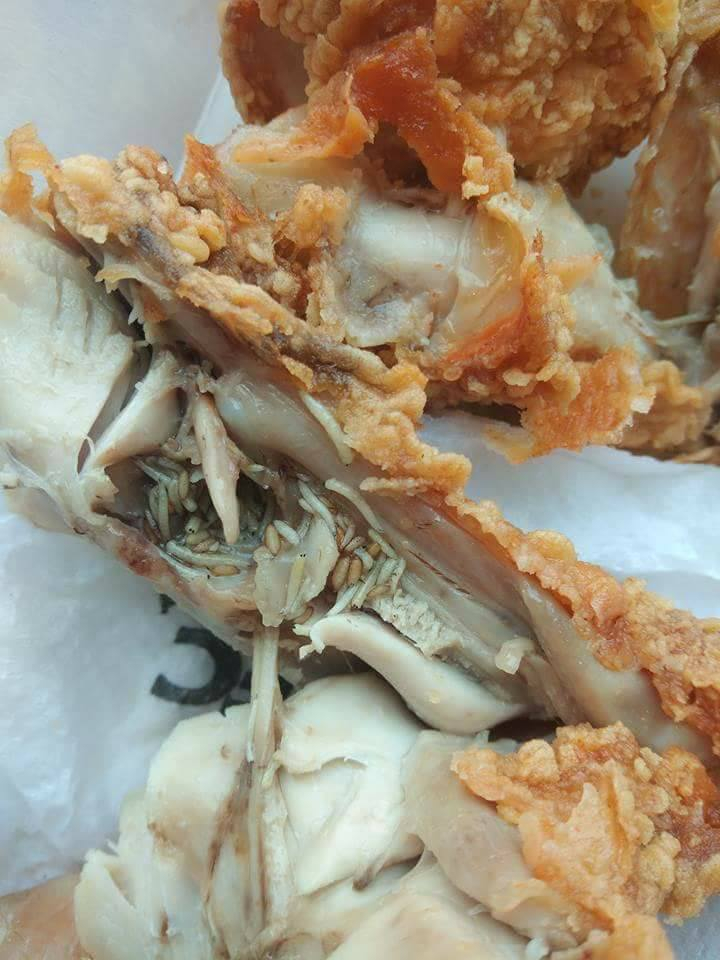 Мрежата изпадна в ужас от тези гнусни СНИМКИ 18+ на пилешко от KFC