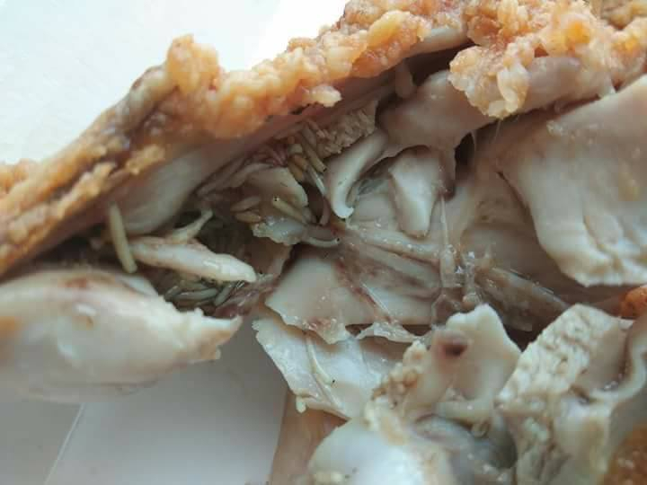 Мрежата изпадна в ужас от тези гнусни СНИМКИ 18+ на пилешко от KFC