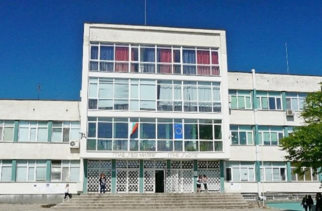 Военен режим или дисциплиниране? Ето какви мерки предприеха в Английската гимназия в Бургас