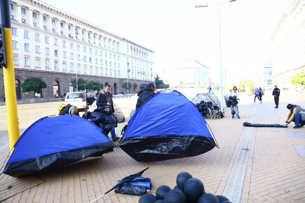 ЕК с извънредна позиция за случващото се в България