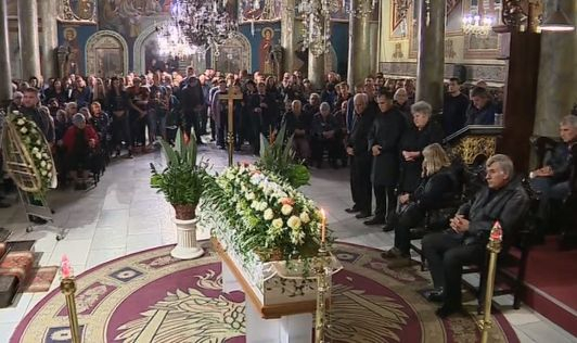 В бял затворен ковчег погребват Виктория, убита жестоко от Северин (СНИМКИ)