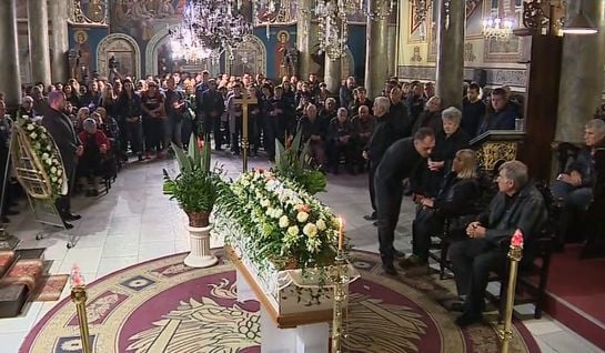 В бял затворен ковчег погребват Виктория, убита жестоко от Северин (СНИМКИ)