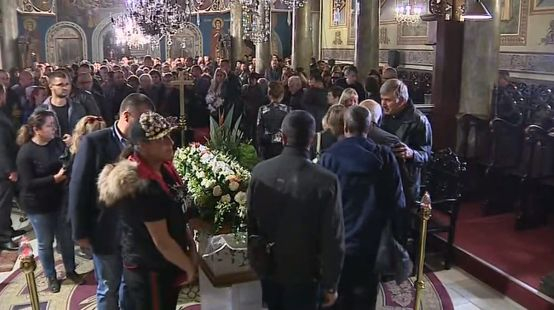Разтърсващи СНИМКИ от погребението на Виктория!