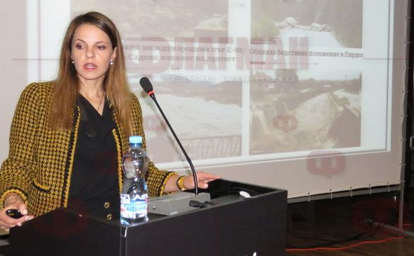 Инженер Ванина Попова направи шокираща прогноза: Идват десетилетия на бедствия в България, а ние не сме готови (ГРАФИКИ)