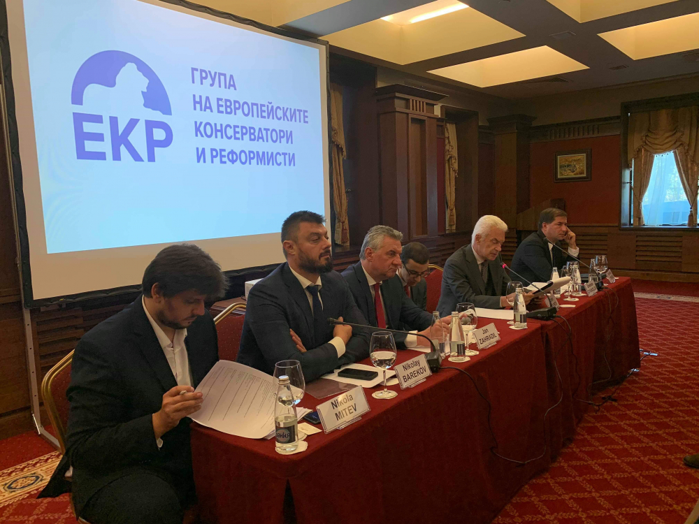 "Атака" подава документи за член на Алианса на консерваторите в Европа (СНИМКИ)