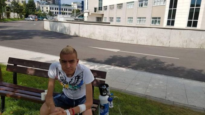 Последните думи на Ади преди да издъхне в ръцете на майка си