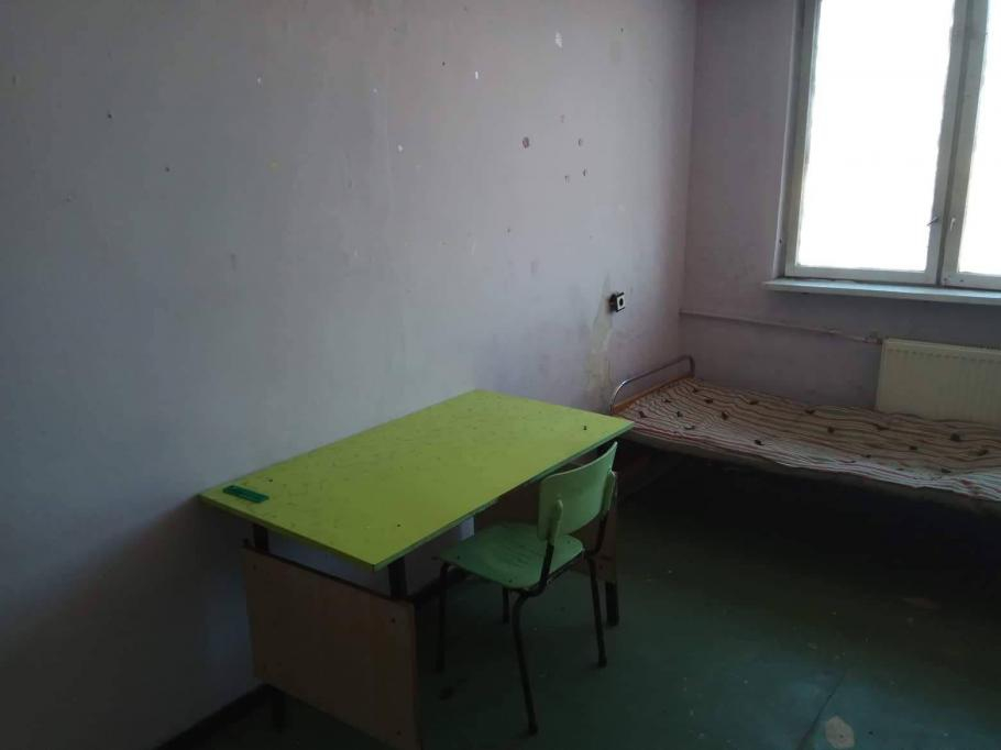 Студентката Стиляна показа потресаващо гнусни СНИМКИ от общежитията на СУ: Затворниците и бежанците са по-добре от нас