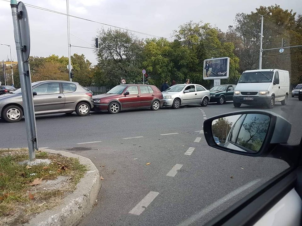 Верижно меле в Пловдив, четири коли се нанизаха