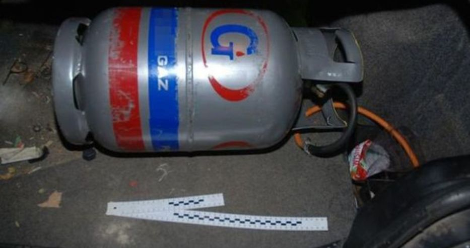 Поляк реши да зареди автомобила си от домашна газова бутилка и...