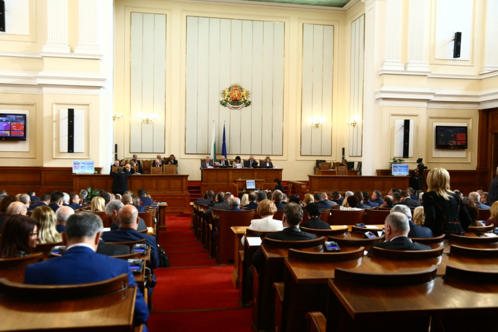 Парламентът прие окончателно промените в медийния закон