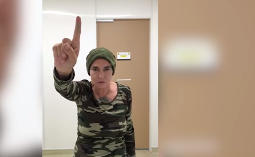 Шинейд О’Конър прие исляма, смени си името на Шухада и запя като мюезин