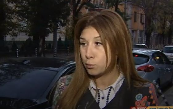 Софиянец гледа как доберманът му наръфа петокласничка и си тръгва с думите "да се оправя"