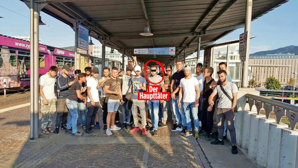 Ново зверство на бежанци потресе Германия! Загорял сириец изнасили 18-годишно момиче, после извика още 7 изрода (СНИМКИ) 