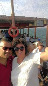 Общинарка от ГЕРБ в Гоце Делчев показа пищен бюст от Мъртво море (СНИМКИ)