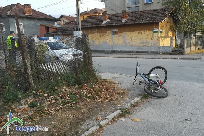 Шофьор прати малко момче в болницата (СНИМКИ)