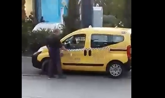 Бакшиш направи нещо много гадно на улицата, но си получи заслуженото (ВИДЕО)