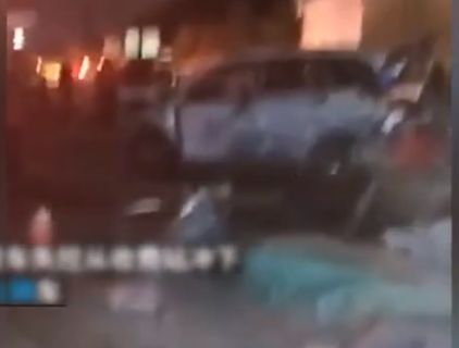 Зверско меле в Китай, магистралата е обсипана с трупове (СНИМКИ)