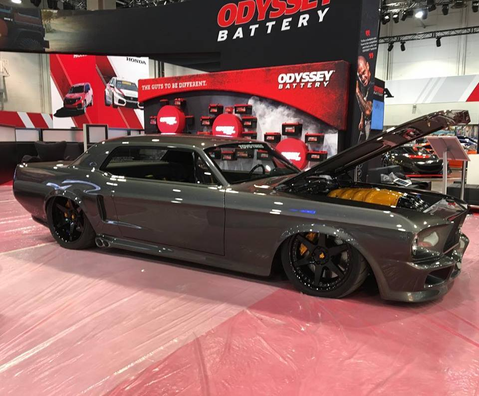 Рядък звяр: Американци построиха Mustang с "чудовищен" двигател от Ferrari (СНМКИ/ВИДЕО)