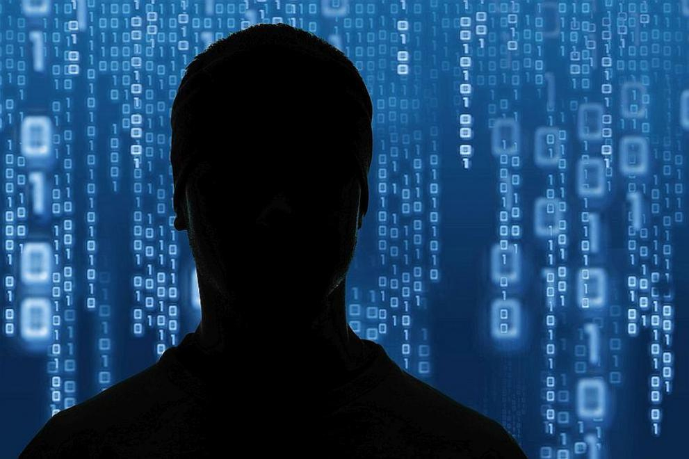 Порно за отмъщение: Заплахите в интернет, за които трябва да знаем (ВИДЕО)
