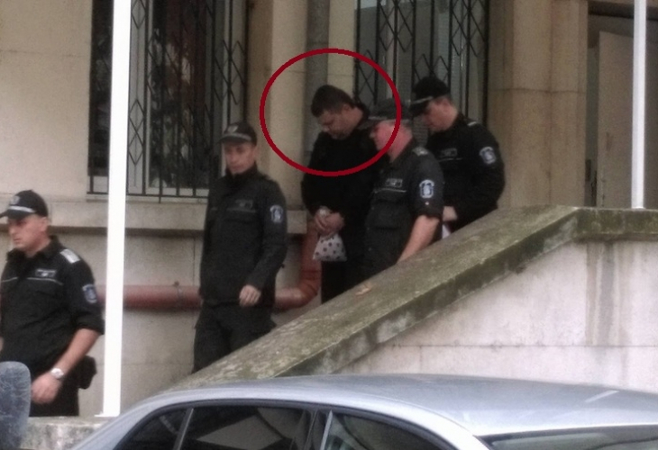 Шофьорът Бейтула, убил момчето от снимката с Бойко Борисов, влиза в затвора само за 5 и половина години 