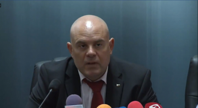 Спецпрокуратурата и ГДБОП разбиха финансова банда, завлякла с милиони много българи  