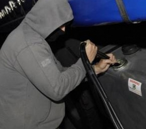 Мехмед и Стоян източиха горивото на трактор в Бургас, но сега жестоко съжаляват