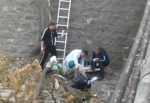 Първо в БЛИЦ! Ужасяващ инцидент в канал под оживено столично кръстовище (СНИМКИ 18+)