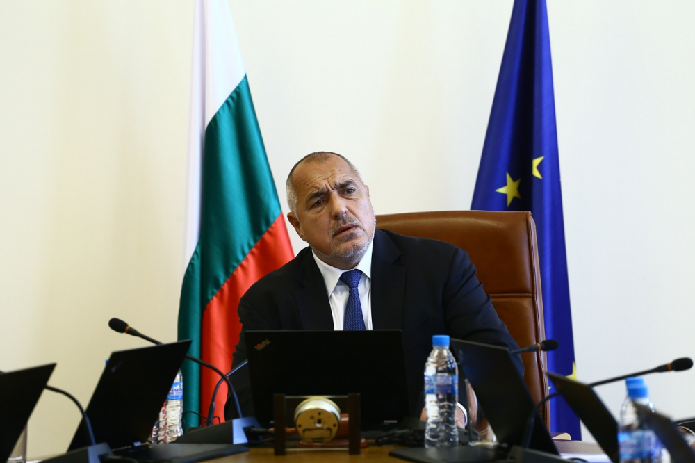 Борисов връчи висока държавна награда на актьора Васил Михайлов (СНИМКА)