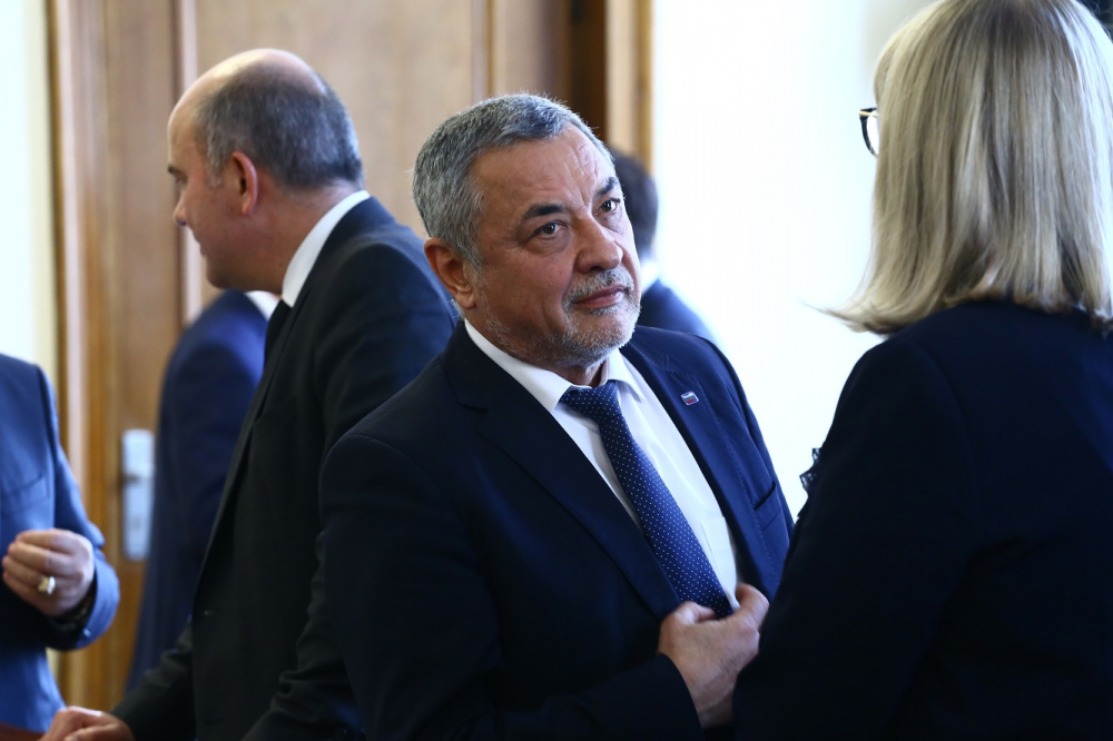 Хората на Симеонов пак зоват Синода да канонизира Левски 
