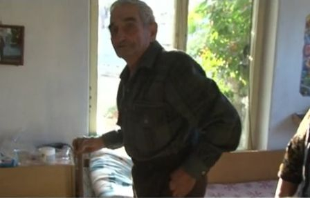 Бригада „майстори“ безчинства по селата – дупчат и бият стари хора докато им измъкват парите (ВИДЕО)