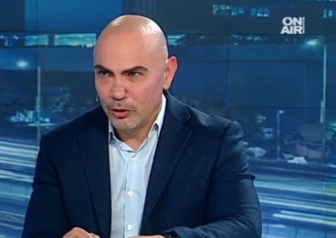 Росен Петров пак легна под ножа! Изръси се с колосална сума за нов нос