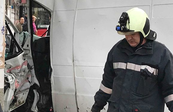 Страшен инцидент до полицията в Горна Оряховица (СНИМКИ/ВИДЕО)