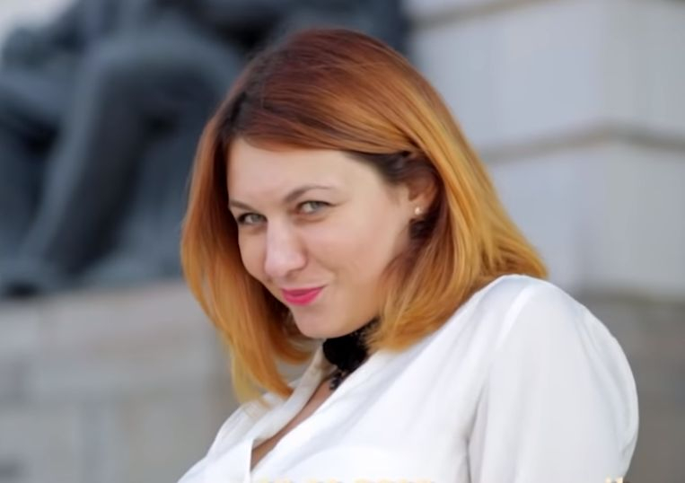 СУ се изложи грандиозно! С пошло и провокативно ВИДЕО, на което развратна секретарка с къса кожена пола притичква на повикване, искат да... (СНИМКИ)