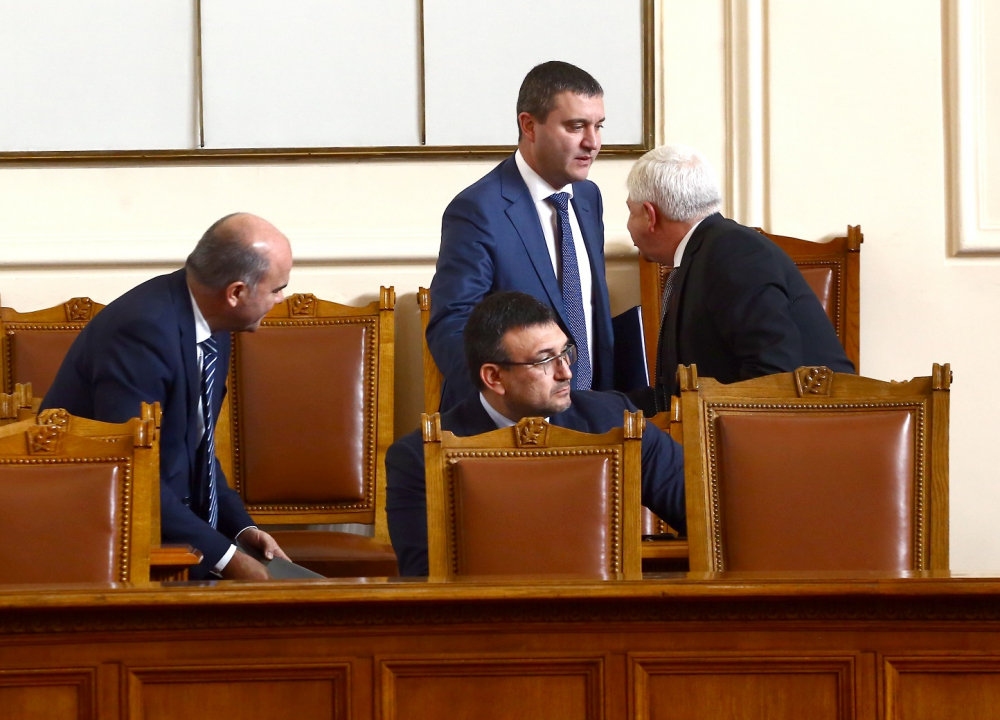 Неочаквано предположение: Целта на атаката срещу НАП е министър...