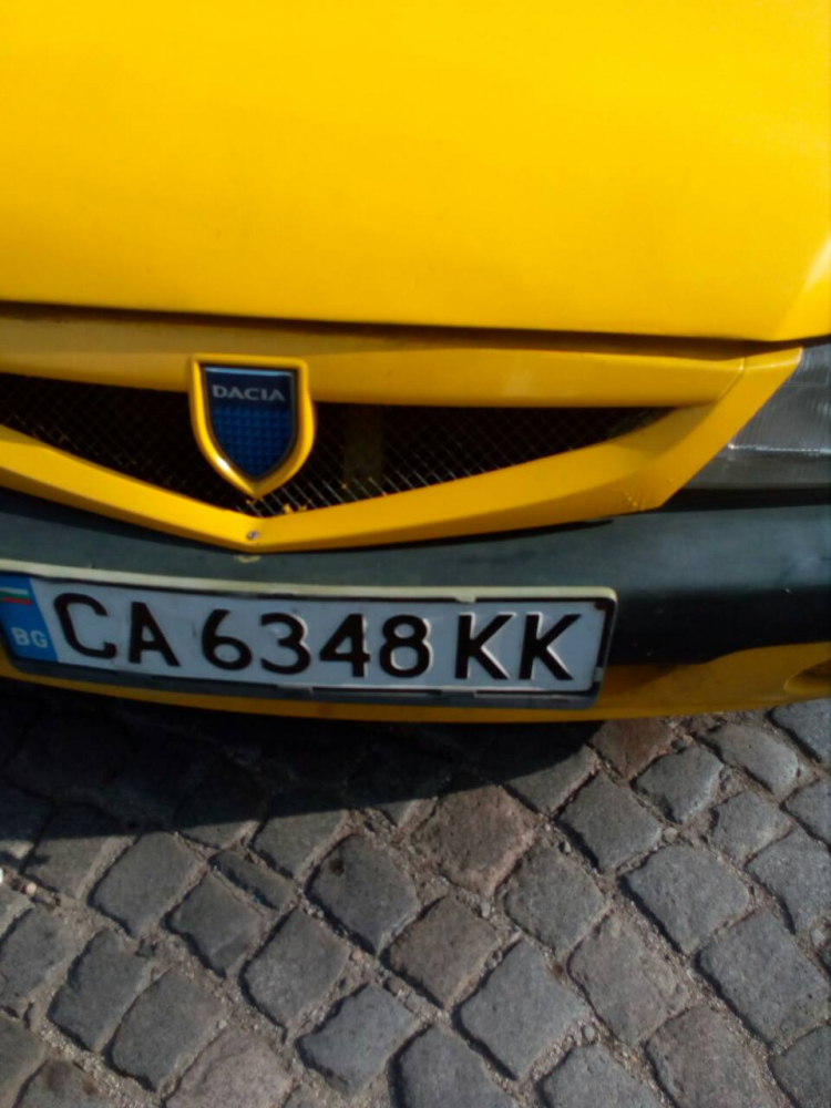 Само в БЛИЦ! Пазете се от този нагъл бакшиш, причаква роднини на болни хора пред "Пирогов" и дере кожи (СНИМКИ)