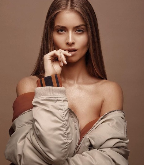 17-годишната внучка на София Ротару се засне в гола фотосесия