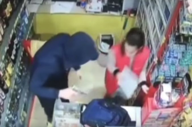 Горещо ВИДЕО от обира в русенско село разкрива как са действали въоръжените бандити  