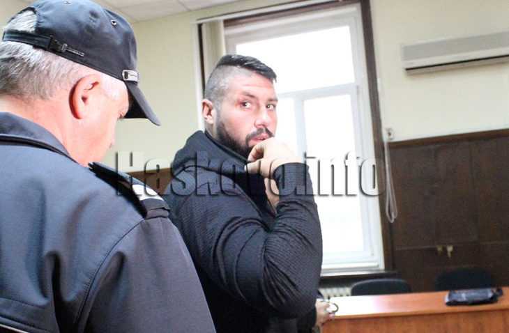 Купонджията, плюл и хапал полицай, използва бременното си гадже, за да излезе на свобода, но...