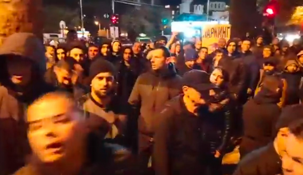 Ексклузивно ВИДЕО само в БЛИЦ показва как ескалира ситуацията във Варна! (СНИМКИ)