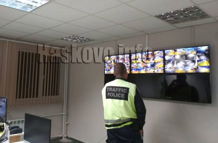 Невиждан екшън на кръгово кръстовище в Хасково, дирят виновника със записи от камери