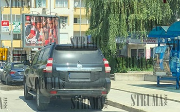 Синът на известен бизнесмен направи страшна поразия на "Джеймс Баучер" с три тузарски возила и избяга!