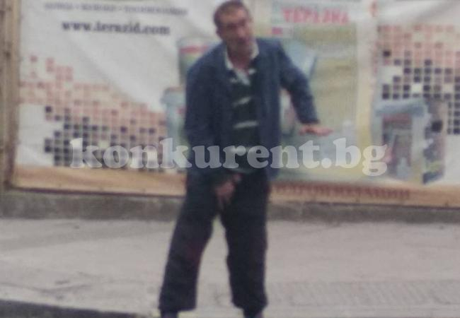 Гол до кръста "регулировчик" шашардиса шофьорите във Враца (СНИМКИ)
