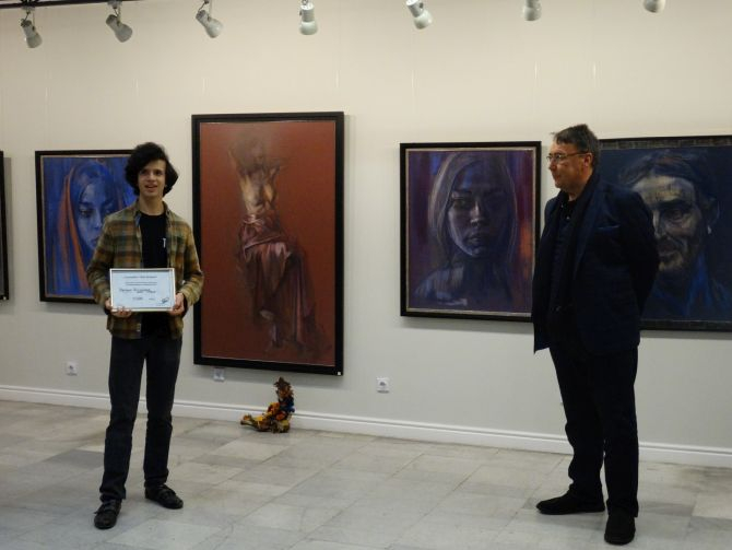 Каринна Живкова спечели стипендия "Лука Бекяров" за студенти