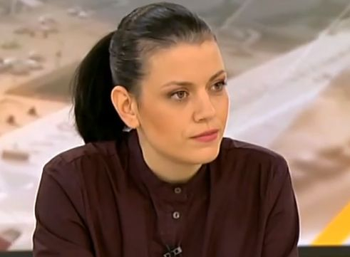 Съмнителен "филмов продуцент" се изгаври жестоко със звезда от "Откраднат живот", но не му се получи и... (ВИДЕО)