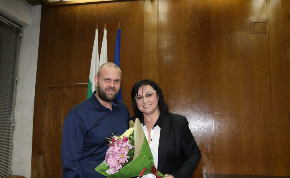 Нинова с усмивка на уста: Борисов държи на думата си! Никога не се отмята и… (СНИМКИ)